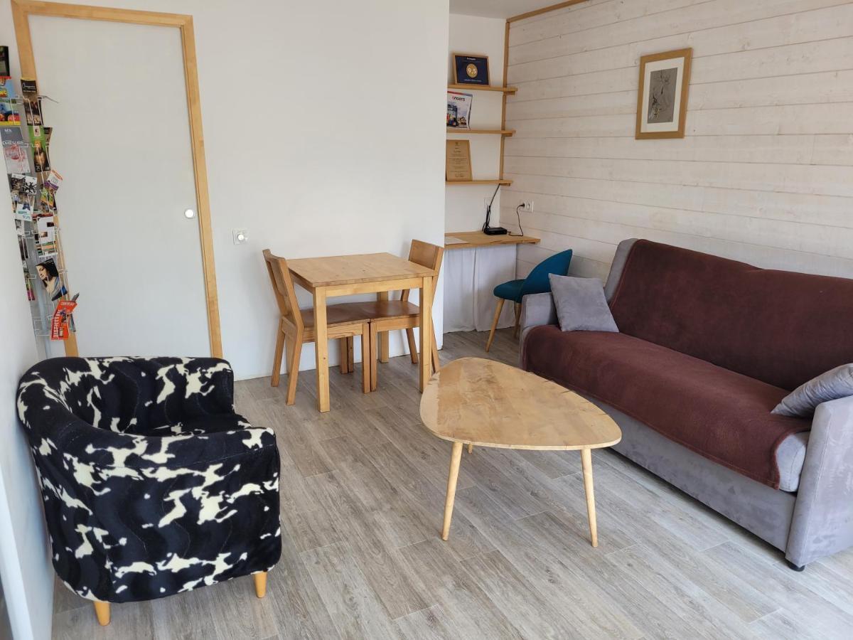 Angers Green Lodge ภายนอก รูปภาพ