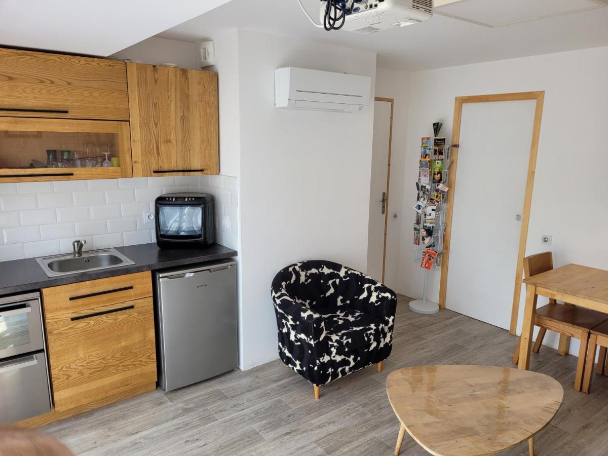 Angers Green Lodge ภายนอก รูปภาพ